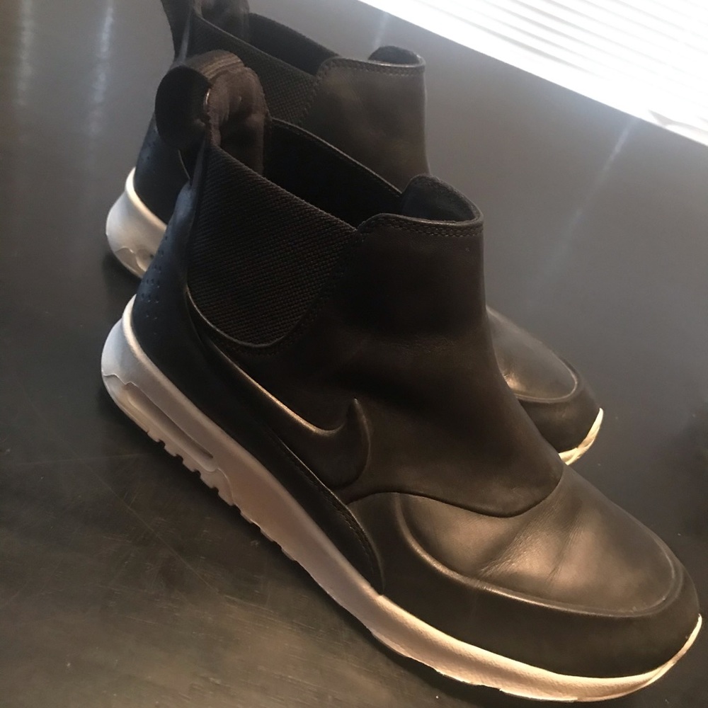 Nike Air Max sneaker boot